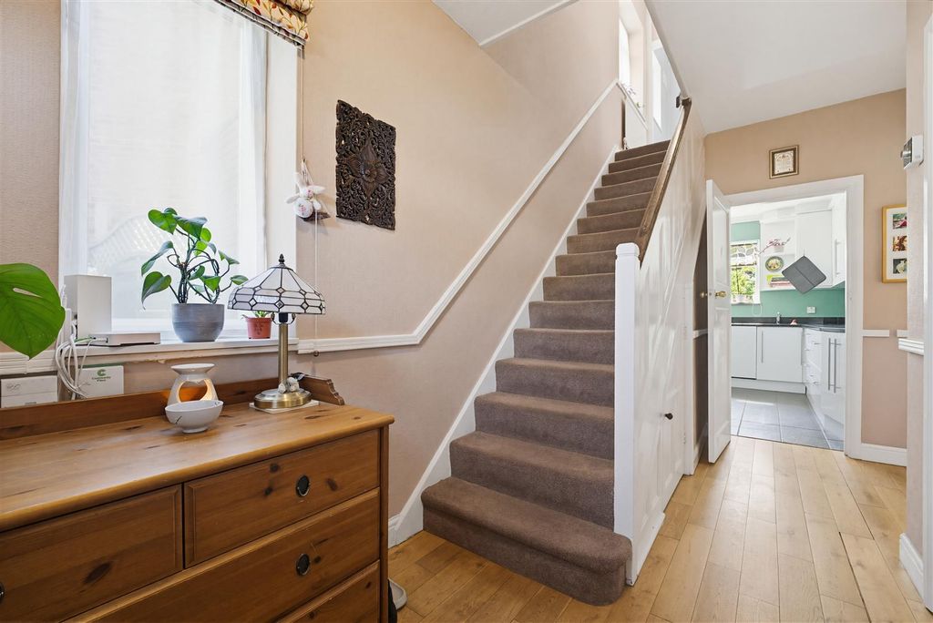 Property photo 3 of 15 18 Harp Entrance.Jpg