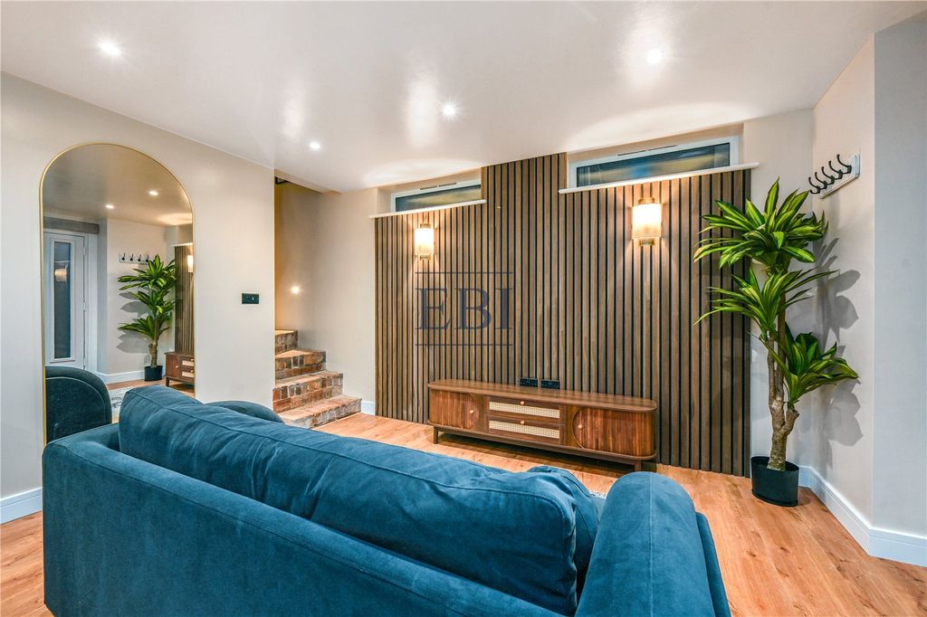 Property photo 3 of 25 Picture No. 14