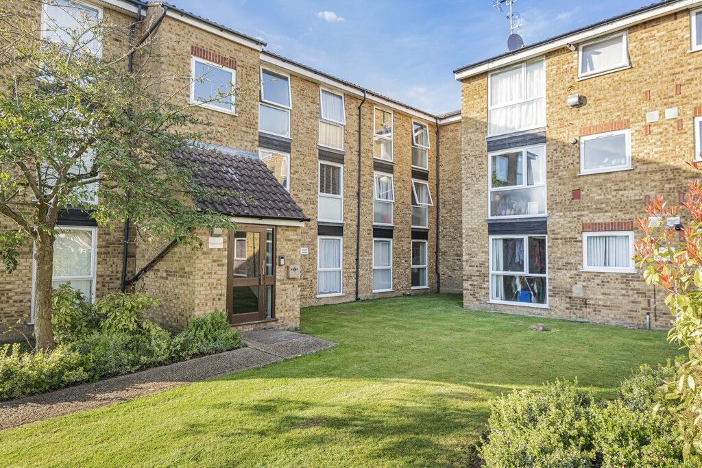 Property photo 1 of 9 2 Melville Close