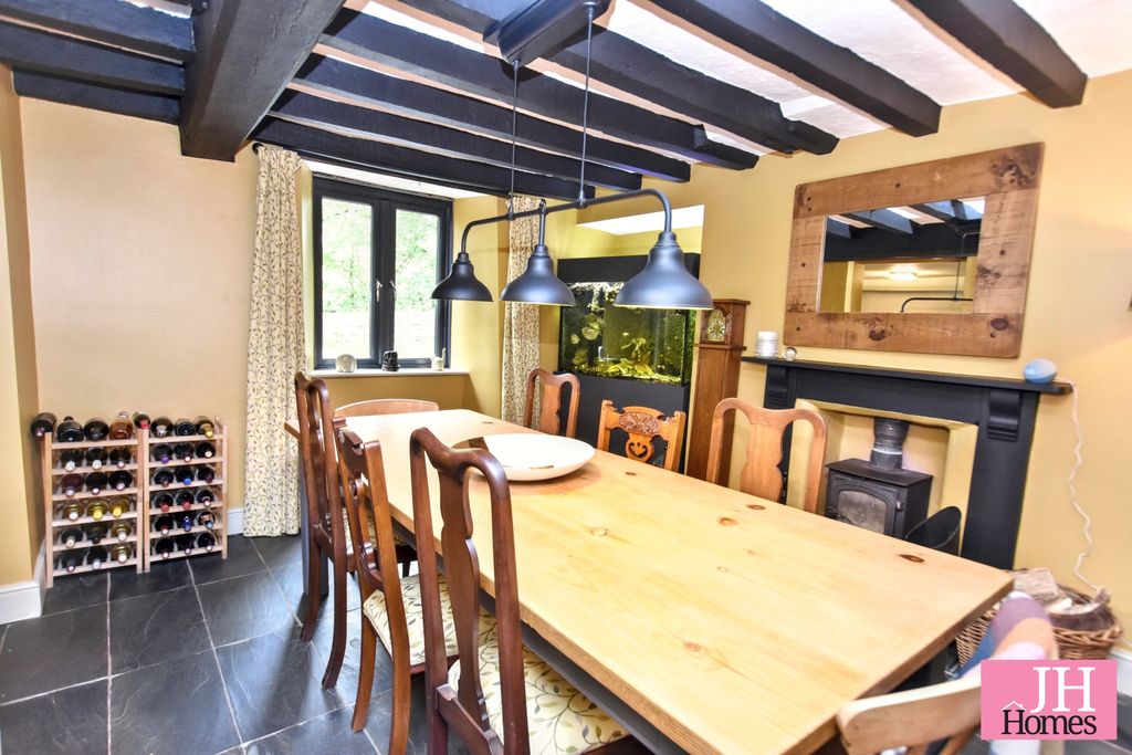 Property photo 2 of 39