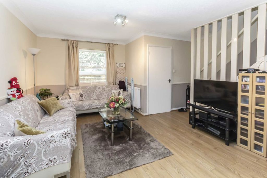 Property photo 2 of 6