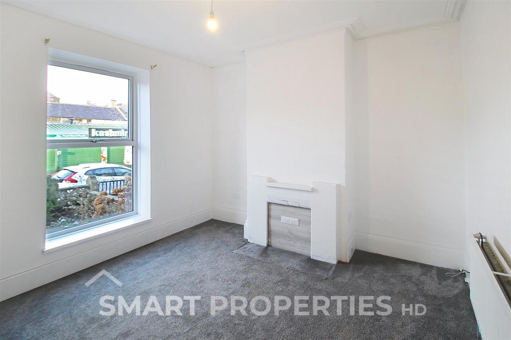 Property photo 2 of 10 35-Thornton-Lodge_00004.Jpeg