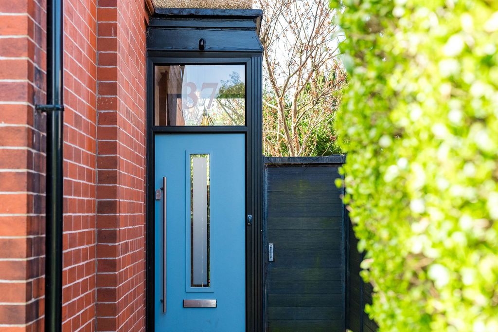 Property photo 3 of 53