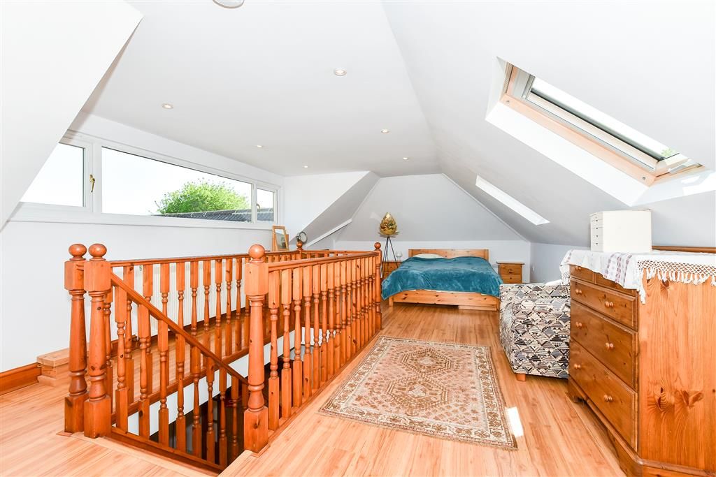 Property photo 3 of 18 Bedroom 3