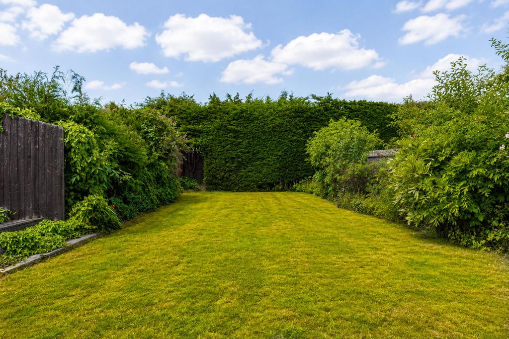 Property photo 2 of 25