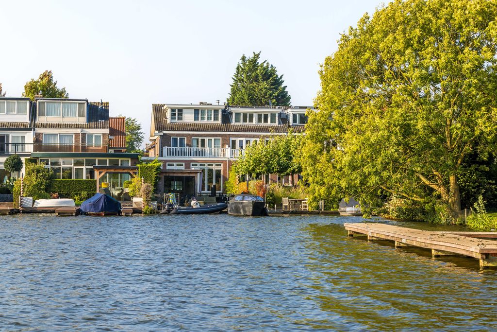 Property photo 3 of 92