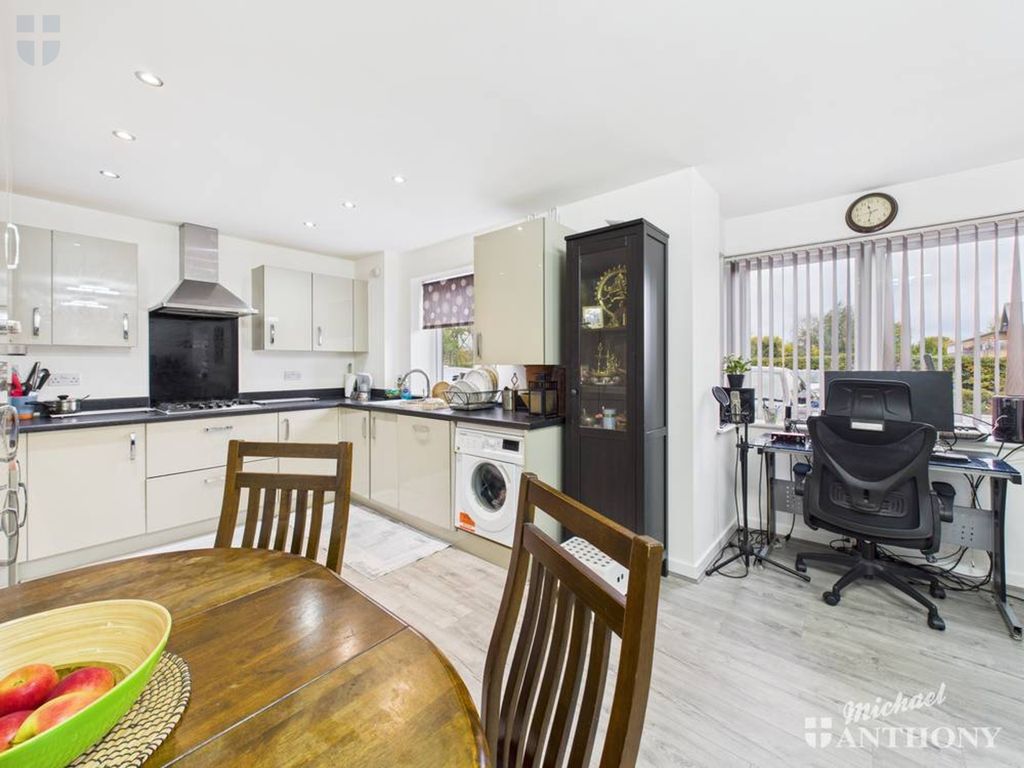 Property photo 3 of 18 Cam03852G0-Pr0464-Still001-Thumbnail-H750-70