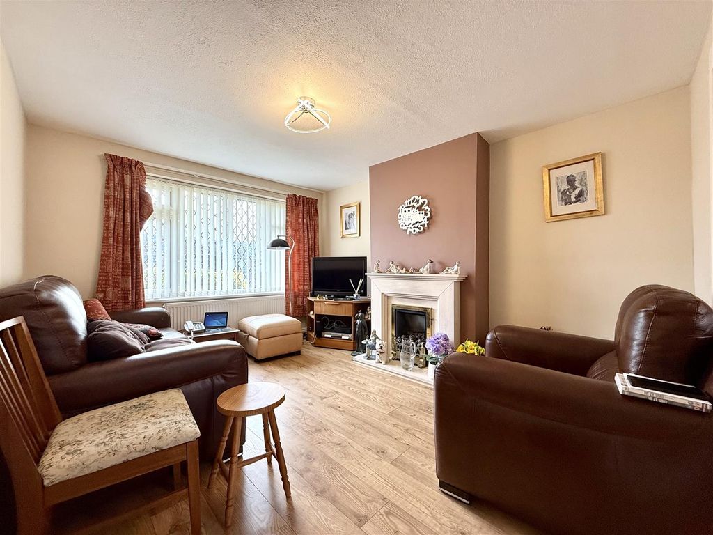 Property photo 2 of 17 2