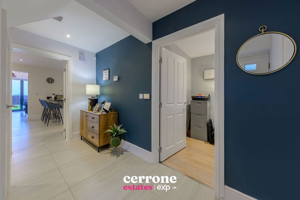 Property photo 2 of 31