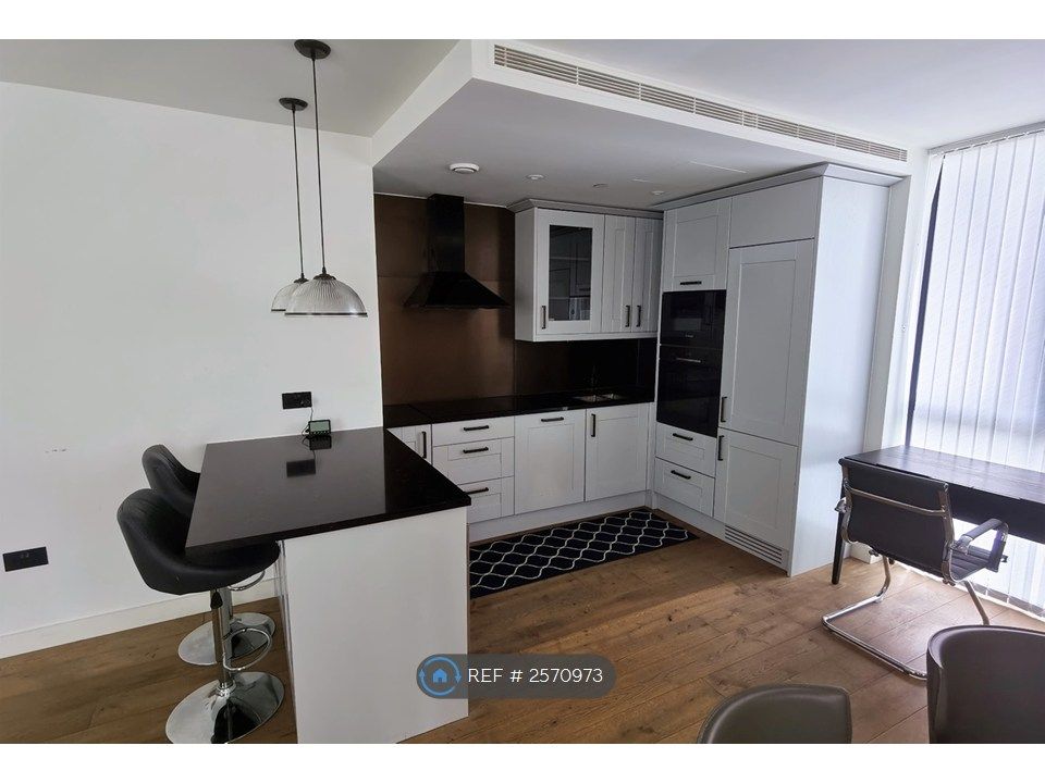 Property photo 3 of 18 Kitchen