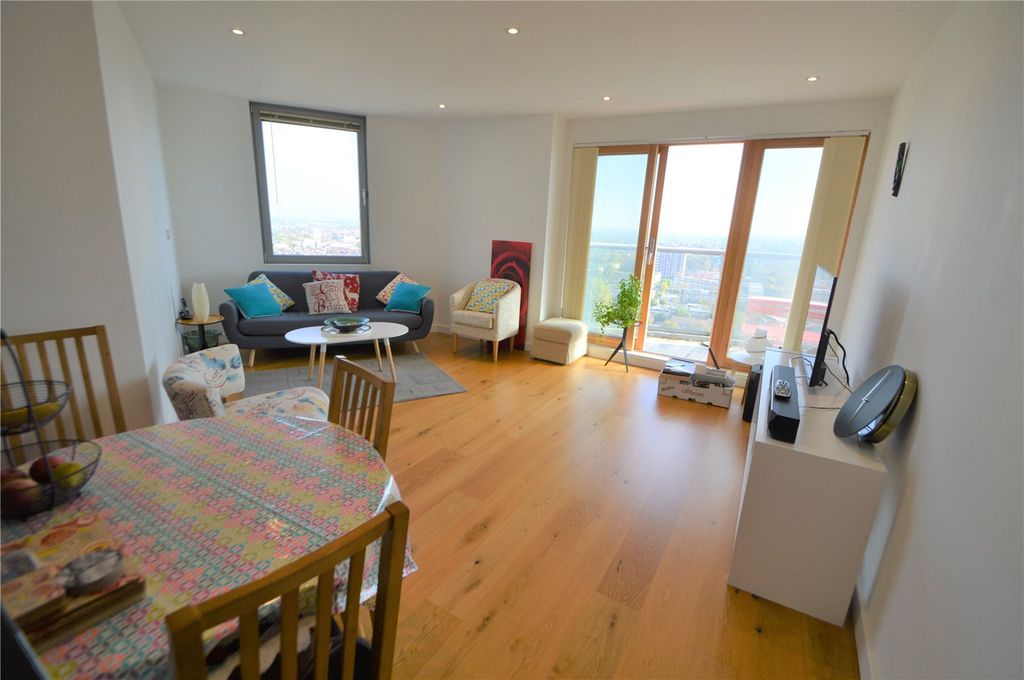 Property photo 3 of 13 Picture No. 02