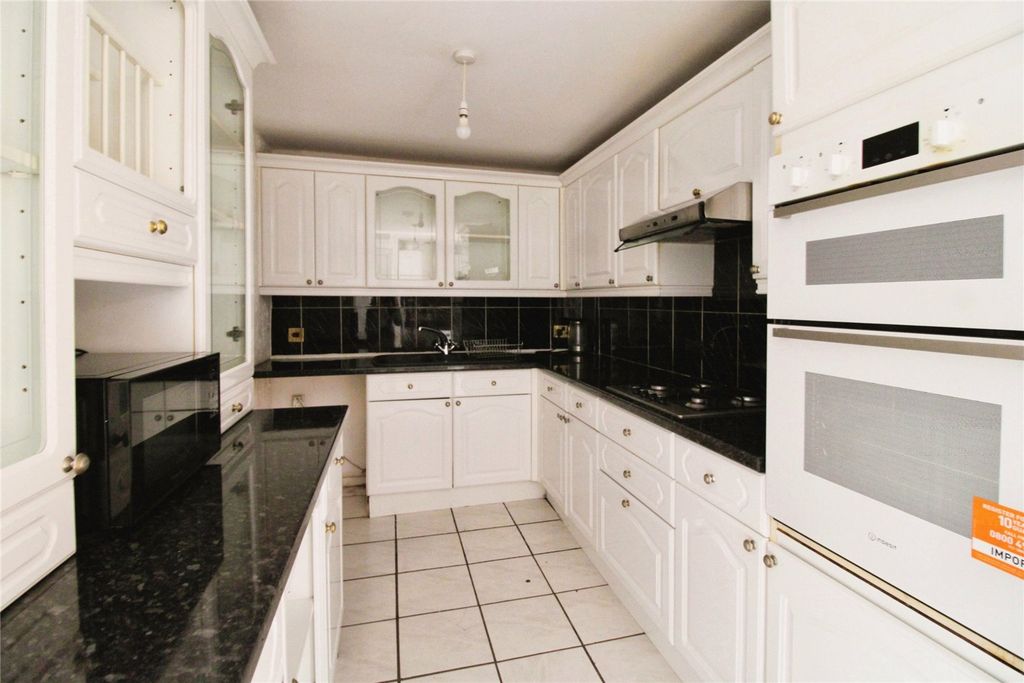 Property photo 3 of 11 Picture No. 12