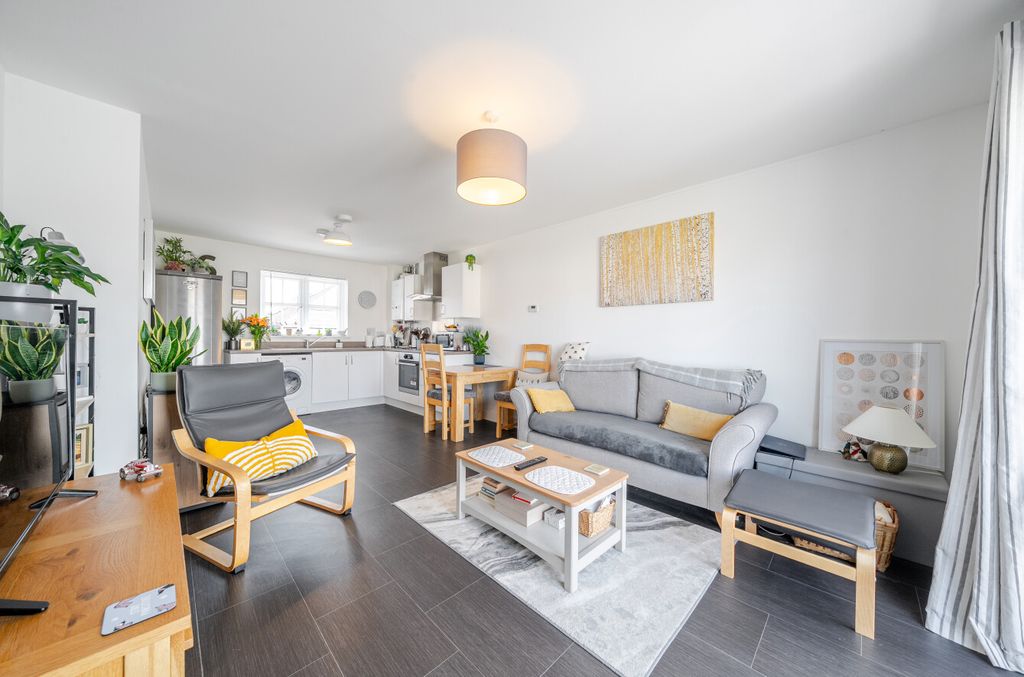 Property photo 3 of 8