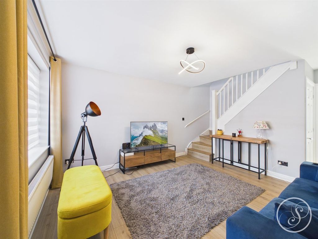 Property photo 2 of 19 Cam02071G0-Pr0885-Still013.Jpg