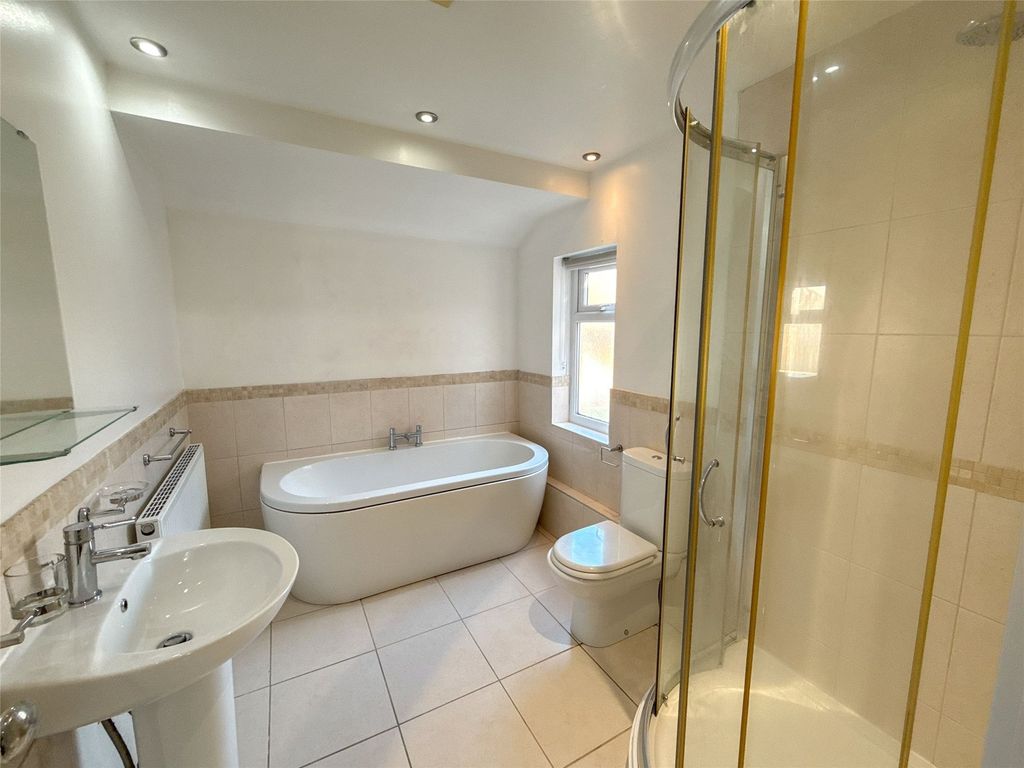 Property photo 3 of 12 Bathroom