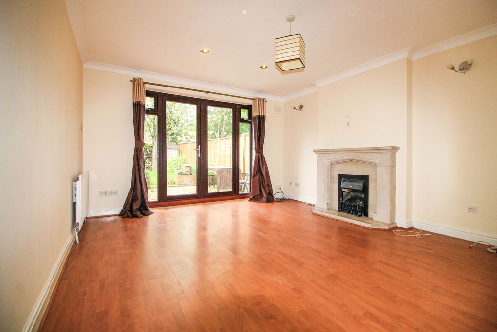 Property photo 2 of 12 Gallery