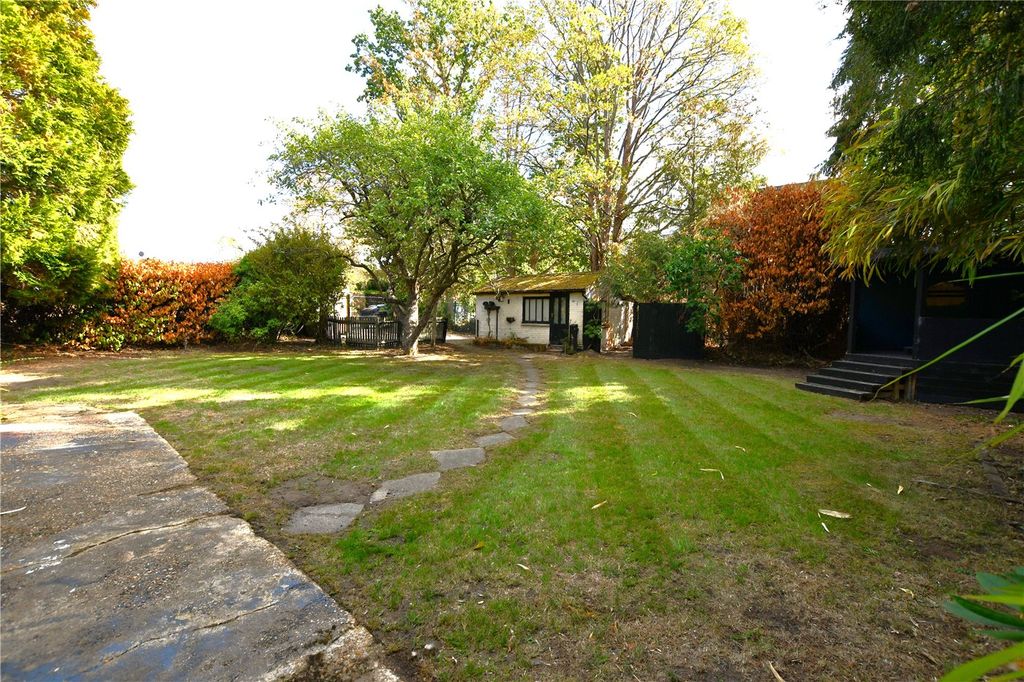 Property photo 2 of 21 Picture No. 16