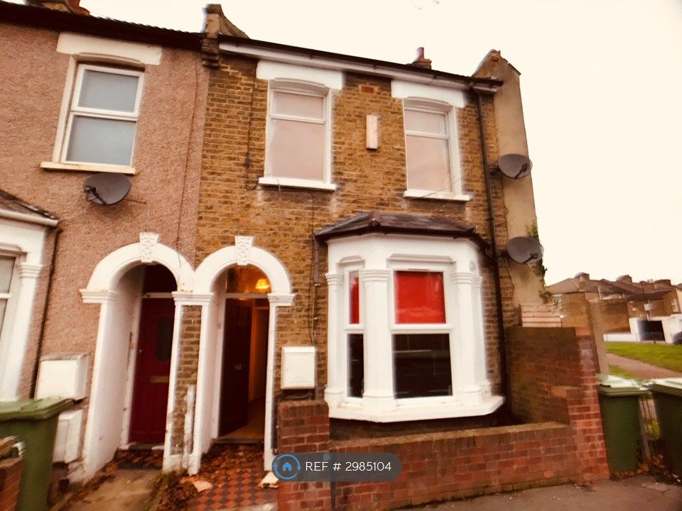 Property photo 1 of 32