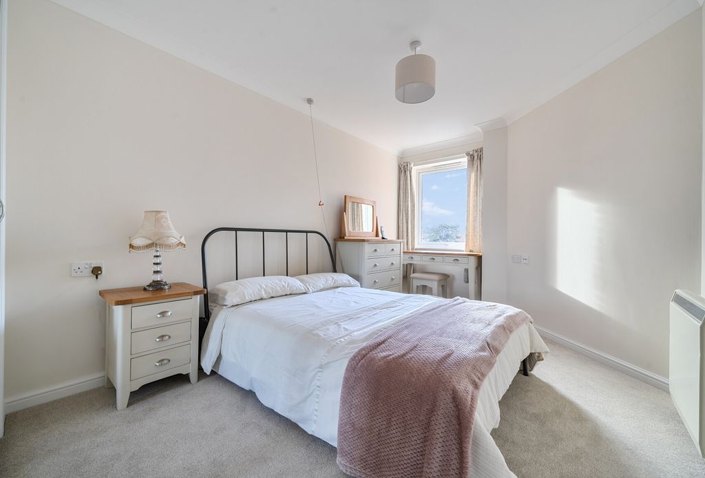 Property photo 1 of 14 1401844-13-697A41...