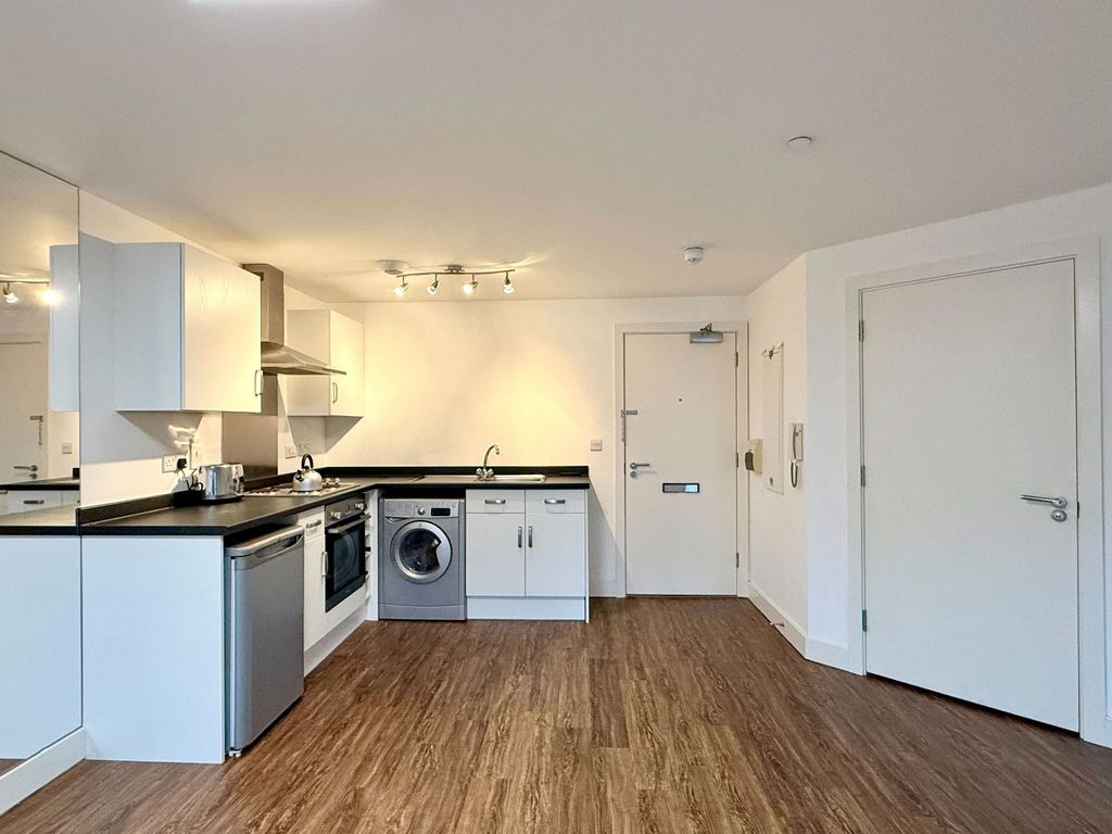 Property photo 2 of 7 Kitchen
