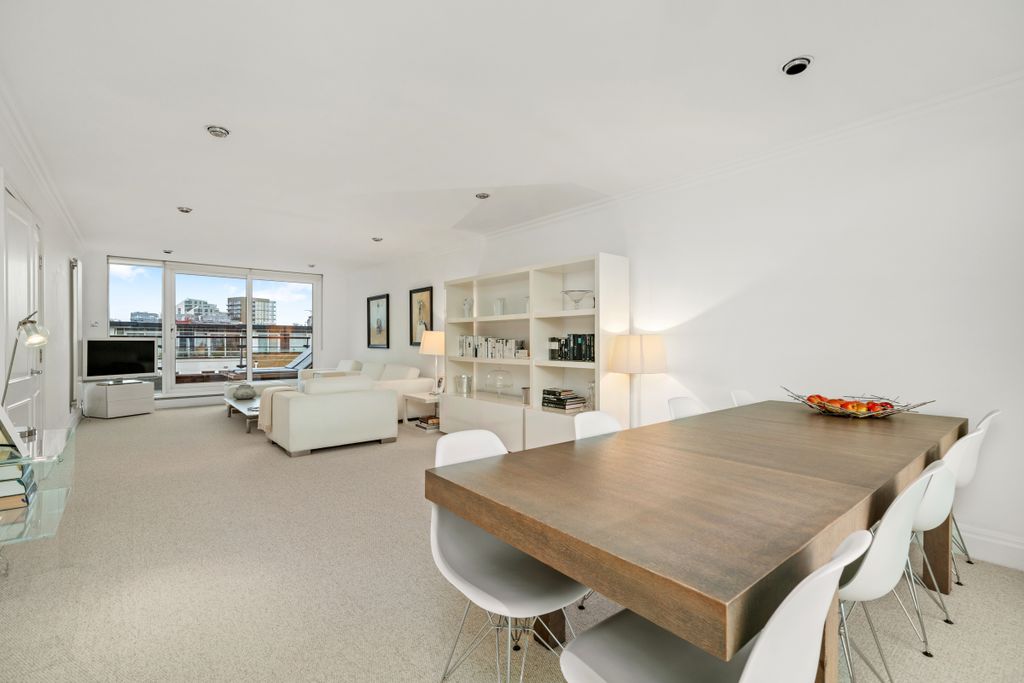 Property photo 3 of 22