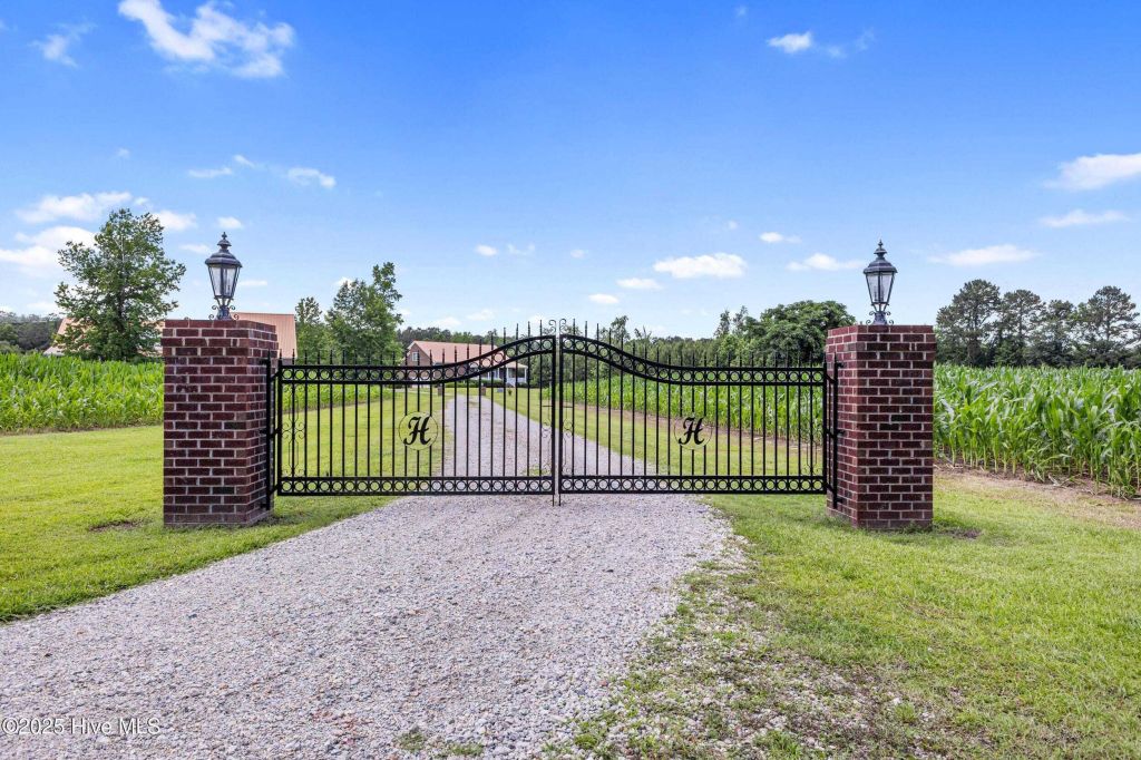 Property photo 1 of 31