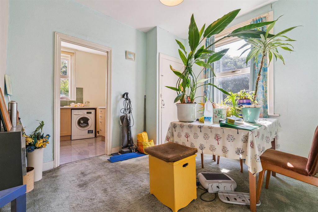Property photo 3 of 10 77 Courtney Road Sw19 Dining Room.Jpg