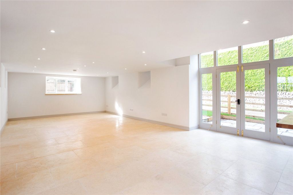 Property photo 3 of 14 Picture No. 18