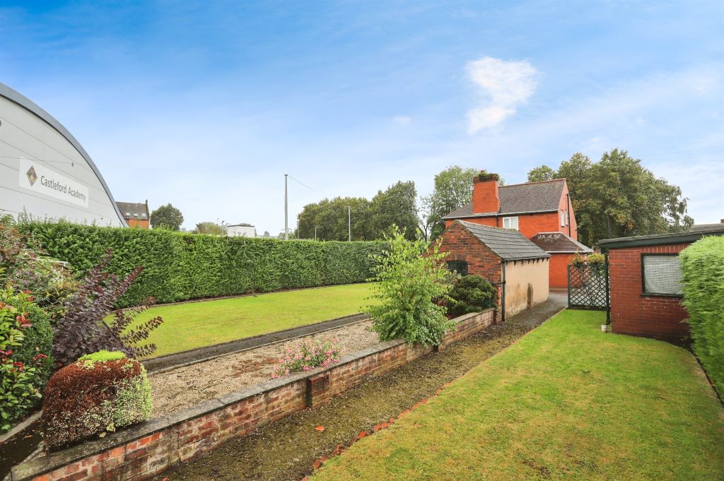 Property photo 3 of 9