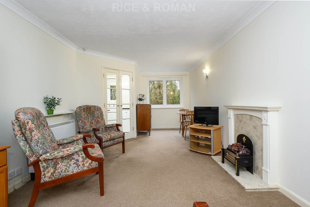 Property photo 2 of 6