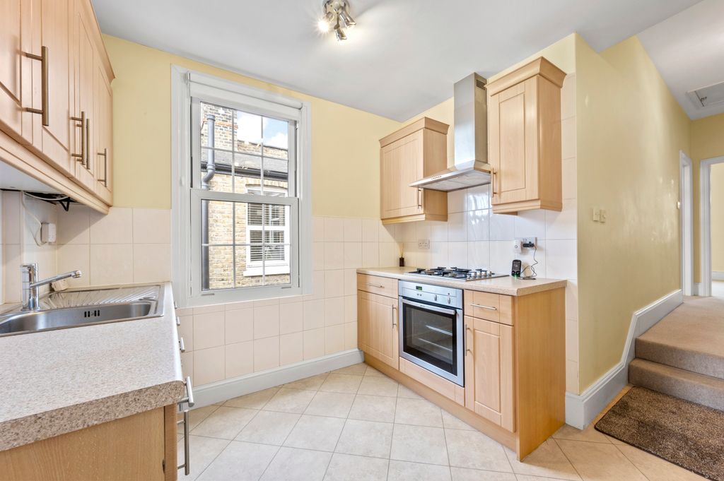 Property photo 2 of 16 Picture No. 12
