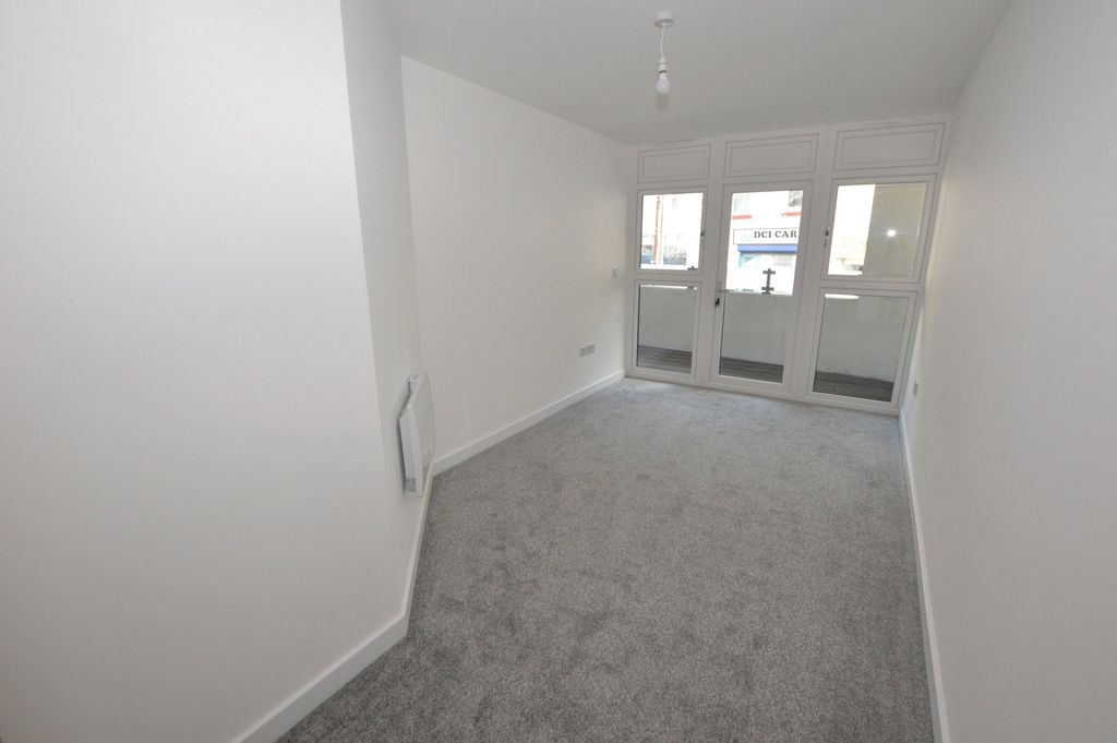 Property photo 2 of 8 Picture No. 01