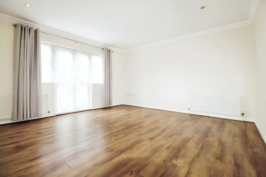 Property photo 3 of 25 0Fa043c4-A63A1E2Da33d4d8602d1F2ee0202Da6A
