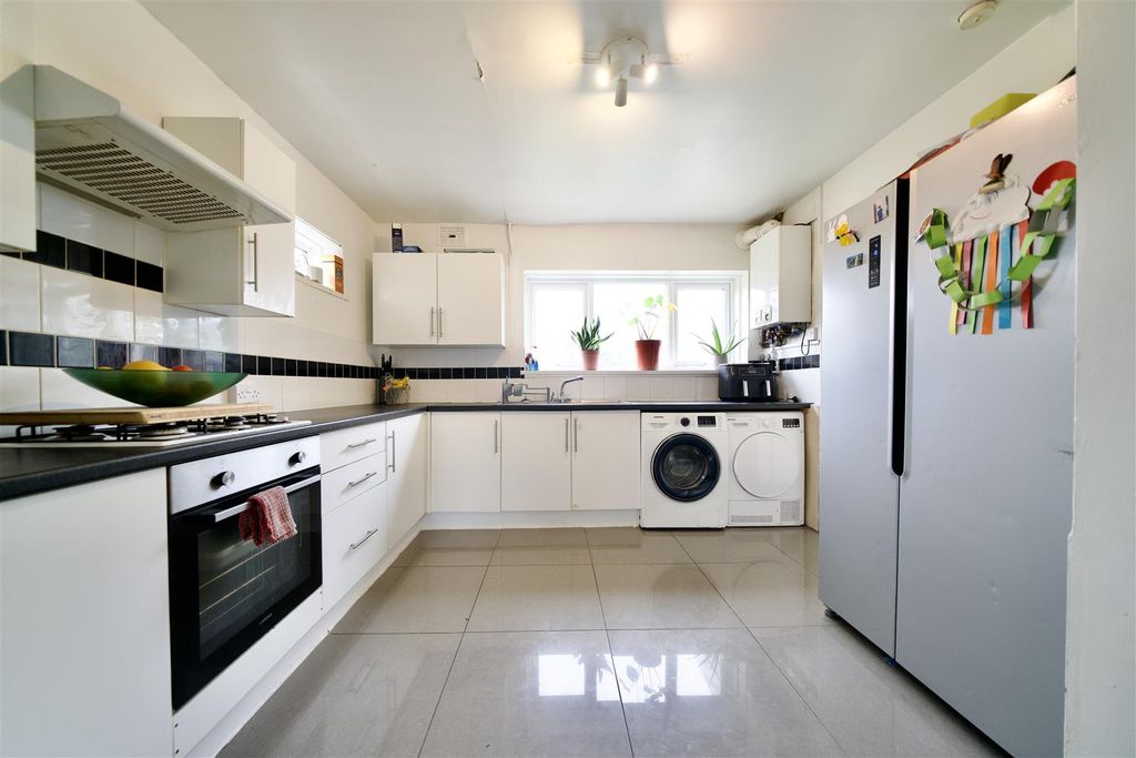 Property photo 3 of 11 Dsc01451.Jpeg