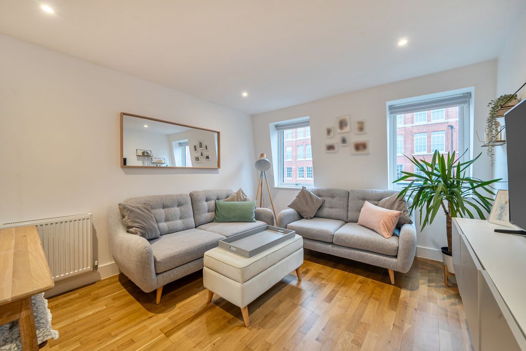 Property photo 1 of 16 Reception