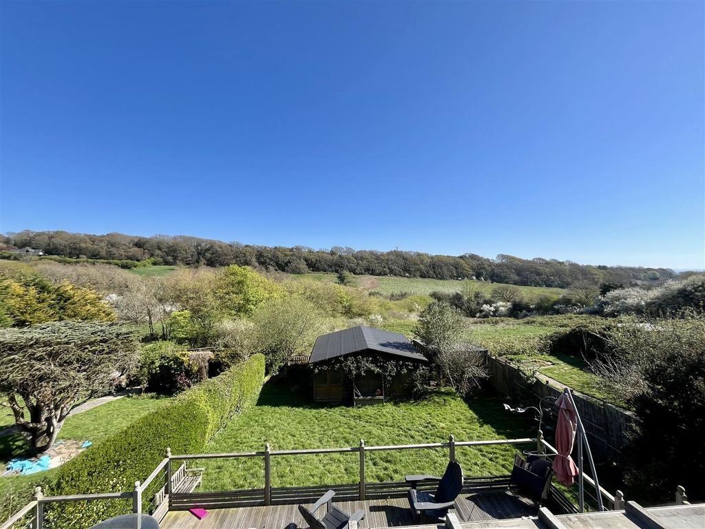 Property photo 3 of 26