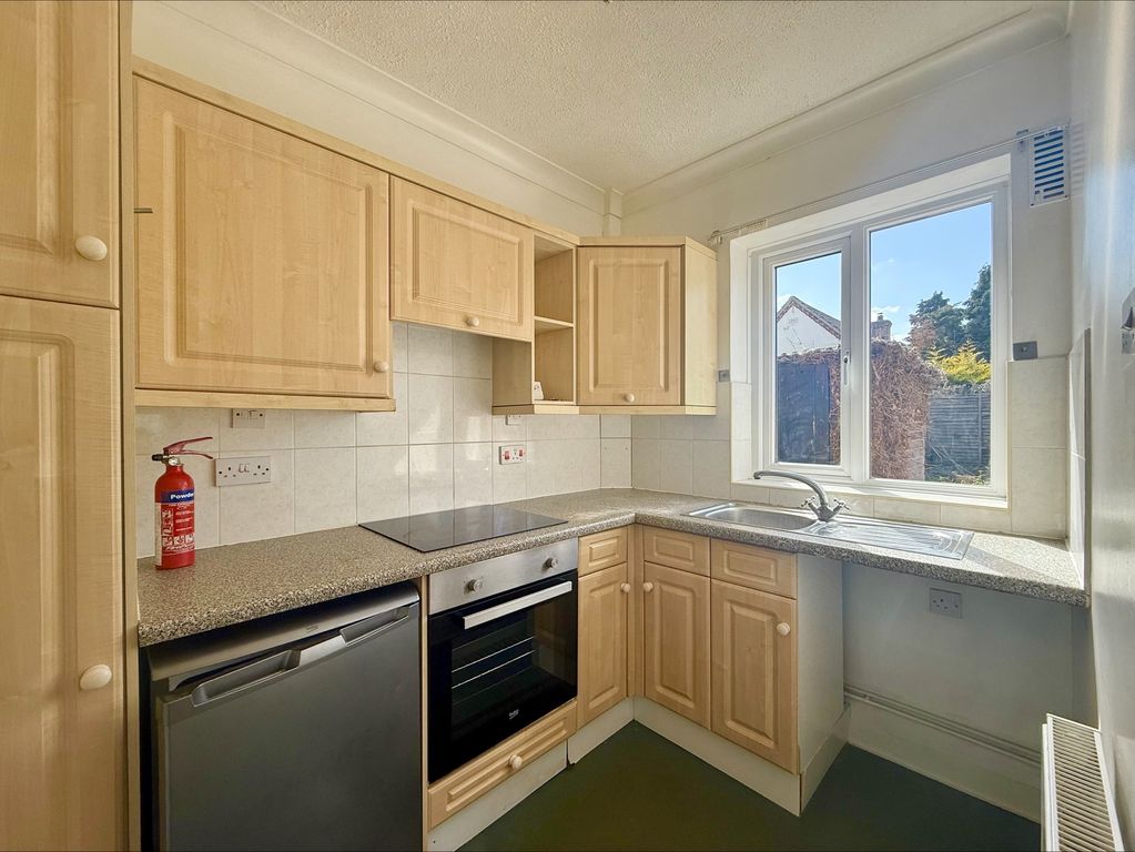 Property photo 2 of 9 Kitchen