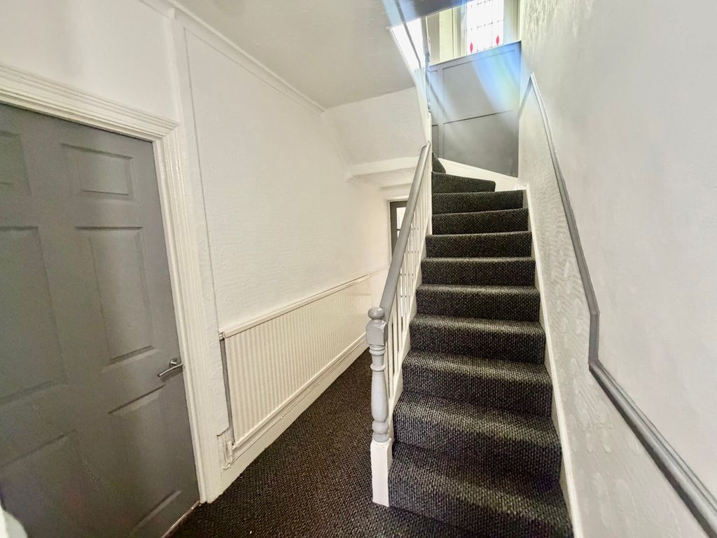 Property photo 2 of 30