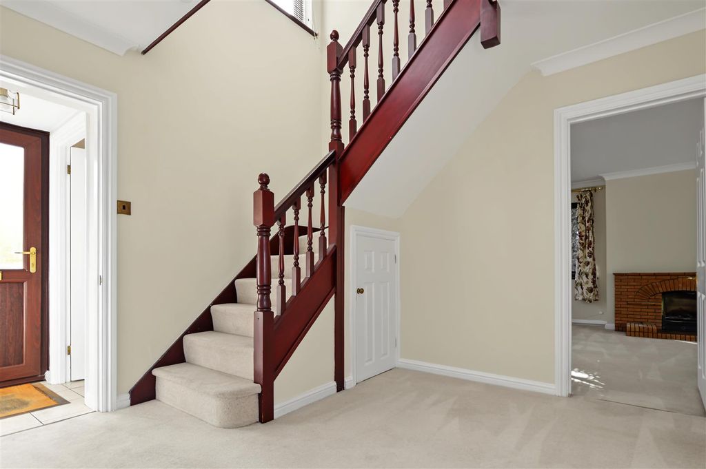 Property photo 3 of 36 Entrance Hall (2).Jpeg