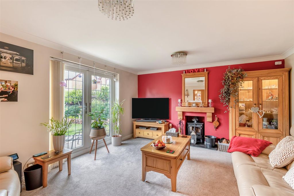 Property photo 2 of 20 8657719-Interior18.Jpg