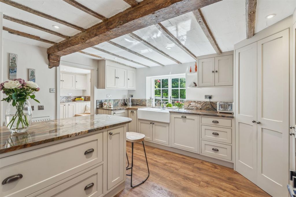 Property photo 2 of 36 Kitchen/Breakfast Room