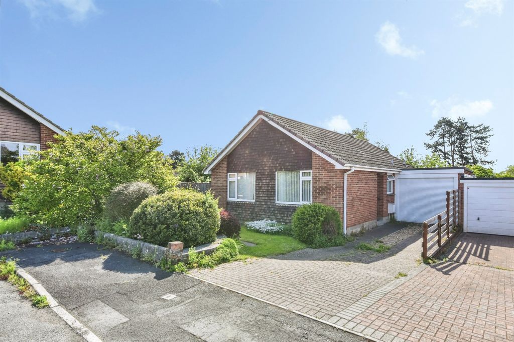 Property photo 1 of 11