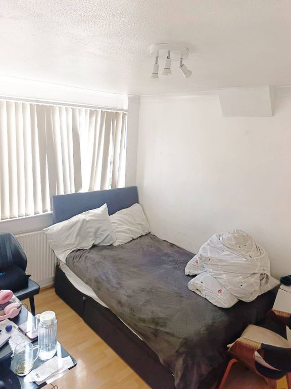 Property photo 2 of 6 Room