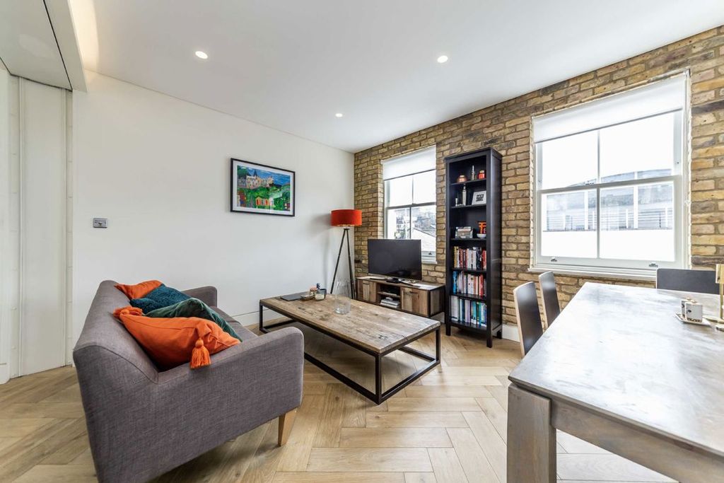 Property photo 2 of 8