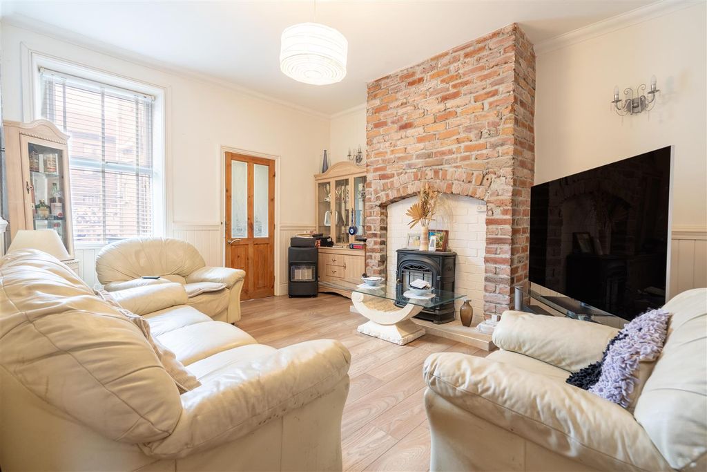 Property photo 2 of 8 Living Room