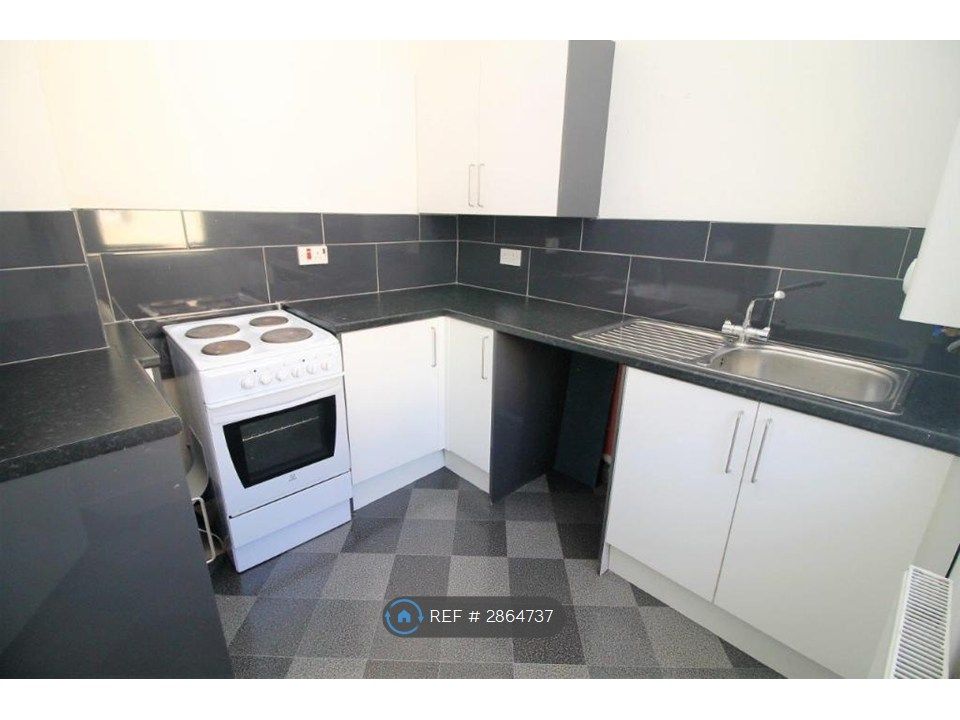 Property photo 2 of 9 Kitchen