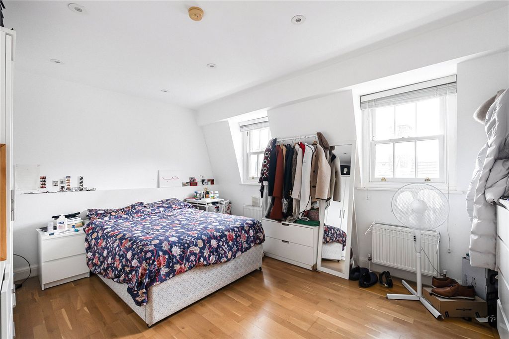 Property photo 2 of 7 Bedroom