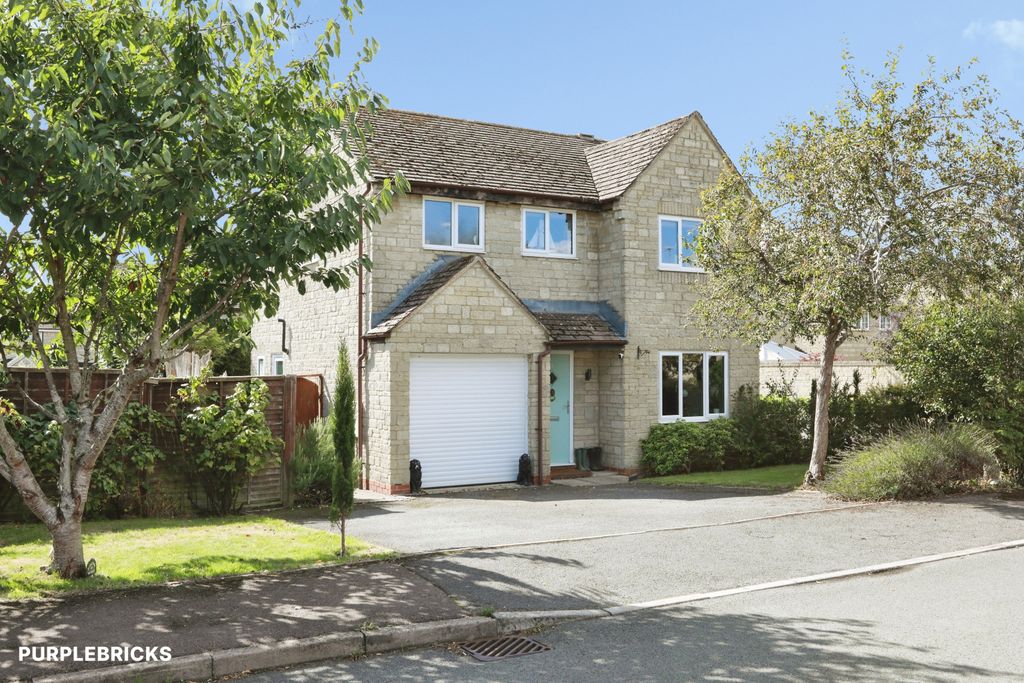 Property photo 1 of 27