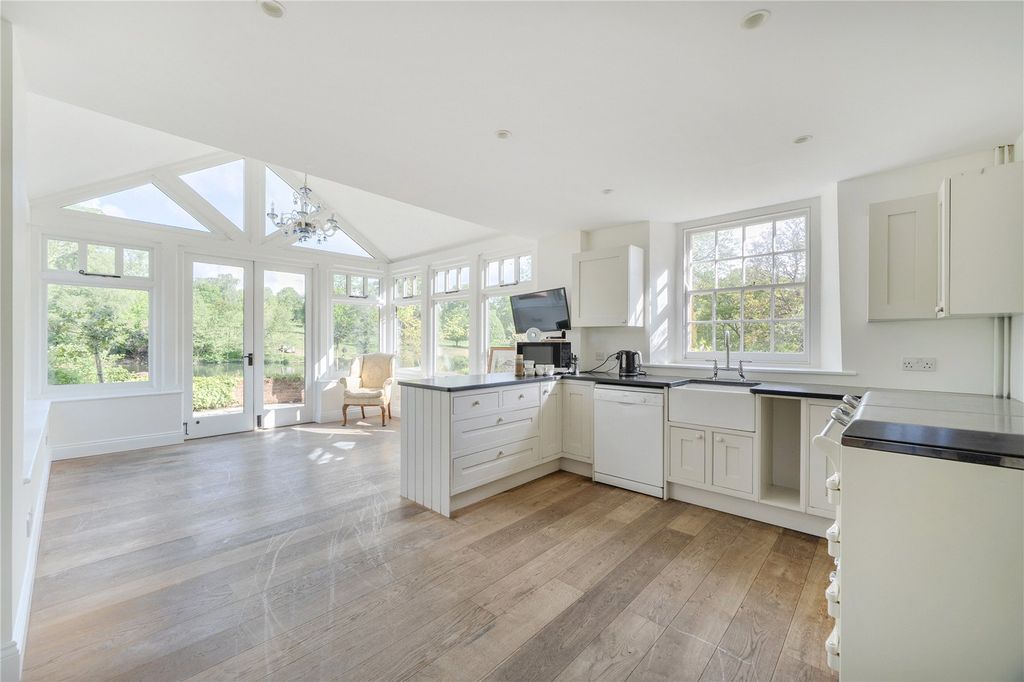 Property photo 3 of 13 Kitchen Dining