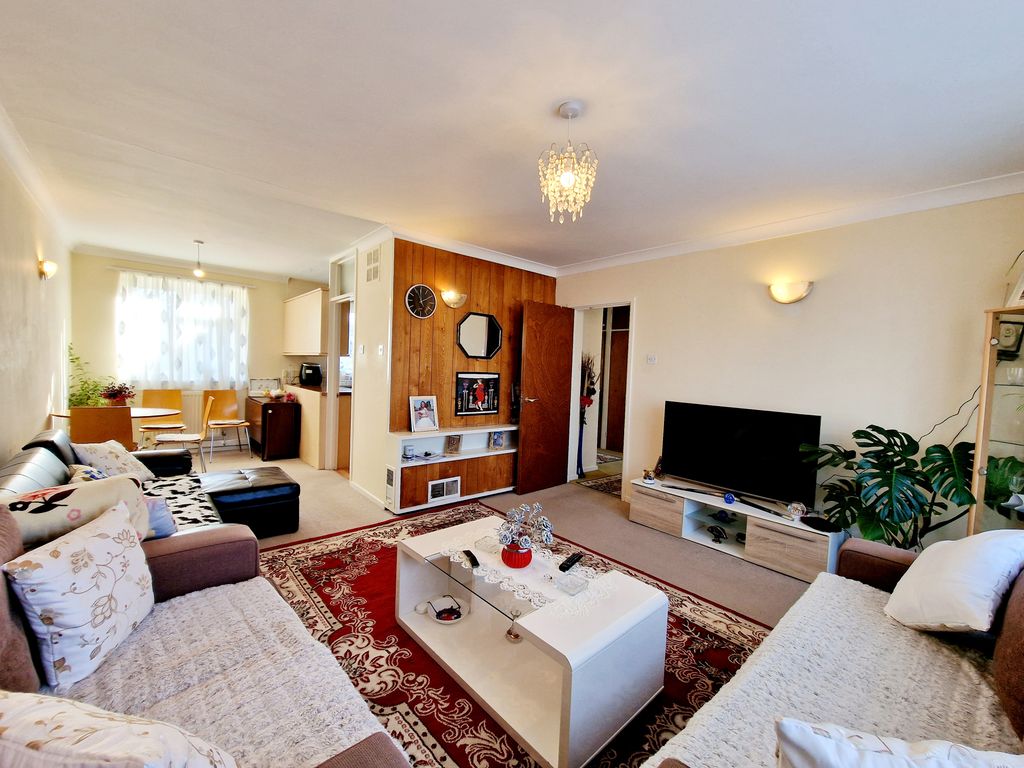 Property photo 3 of 17